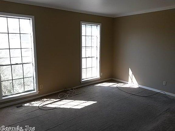 3rd image of 6 Bobolink Cir