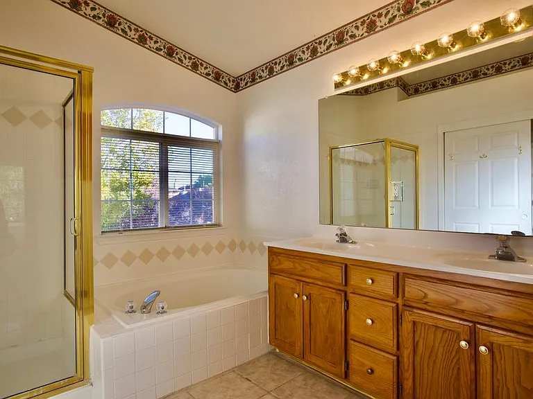 7436 Peregrine Rd NE — Photo 7