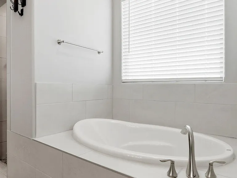 13131 Oakhampton Ave — Photo 26