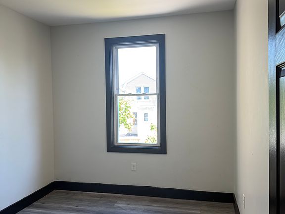 3rd image of 45 N 6th St Floor 1