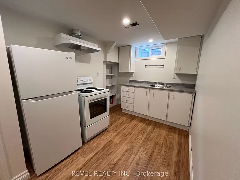9 Collingwood St #LOWER — Photo 7
