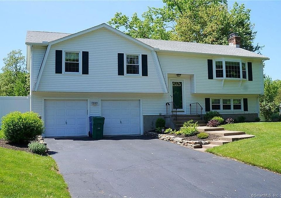 1st image of 96 Quarry Brook Dr