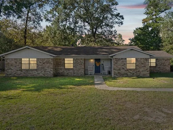 605 Gilbert Dr E, Satsuma, AL 36572
