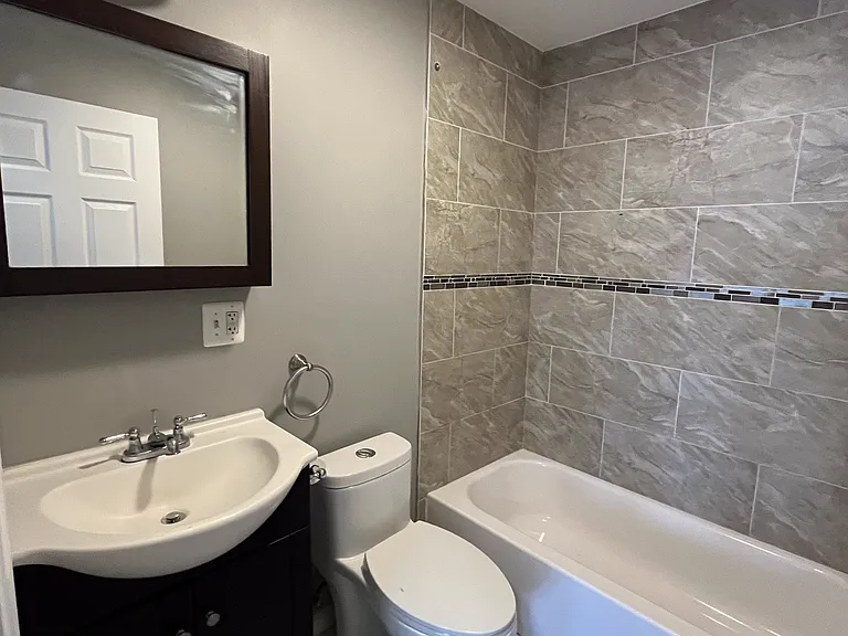 68-70 Lyon St #2 — Photo 9