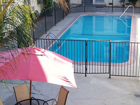 2nd image of 3717 Los Feliz Blvd APT 2