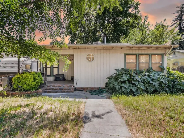 26 Oak Ave, Woodland, CA 95695