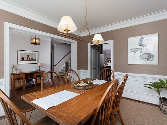 4th image of 306 Valleyshire Rd