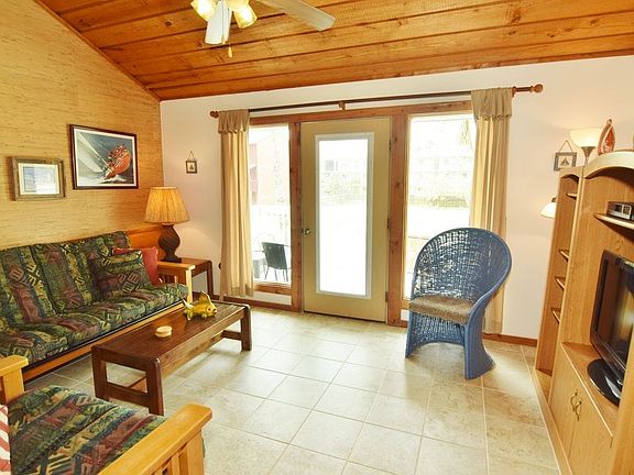 4th image of 108 E Georgia Ruth Dr #A-b
