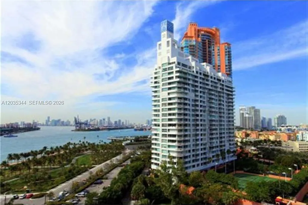 South Pointe Towers Condo — Photo 1