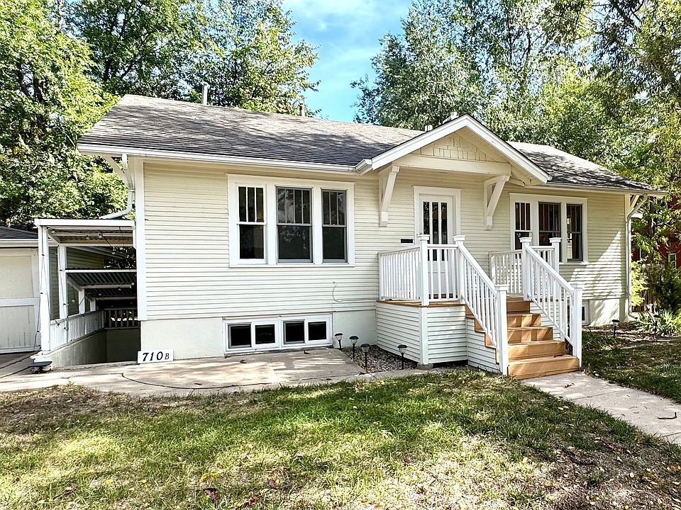 Front of house - Unit A is the entire upstairs