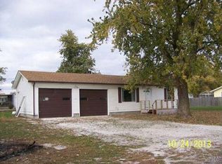 218 Jefferson St, Coatsburg, IL 62325