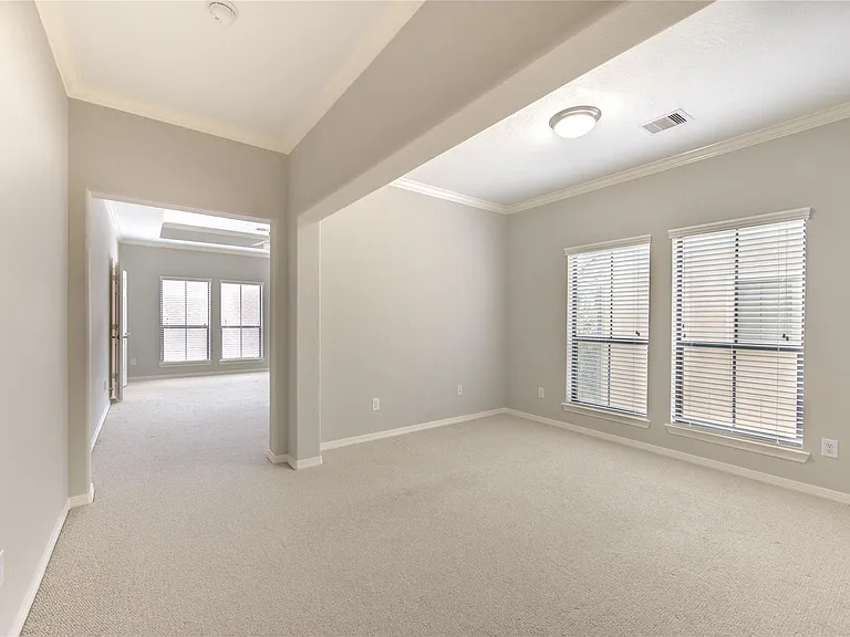 11623 Royal Oaks Xing — Photo 6