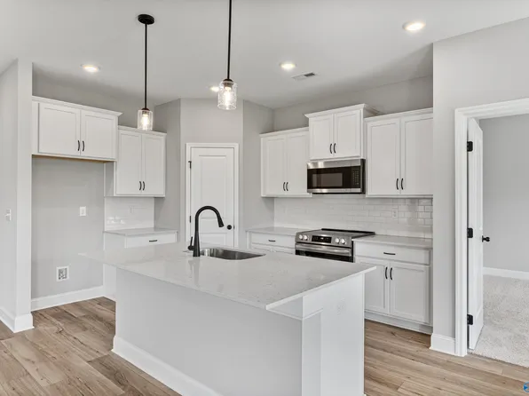 169 River Pointe Dr, New Market, AL 35761