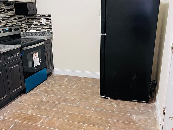 3rd image of 1020 Callowhill St #1B