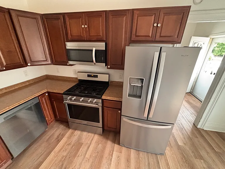 152 Park St #4 — Photo 1