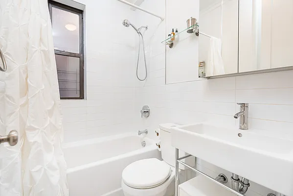 Sold by Modern Spaces | media 11