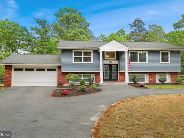 202 Pine Ter, Marlton, NJ 08053