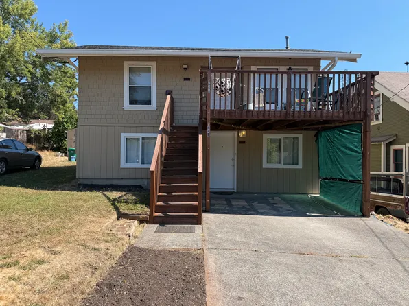 164 N 8th St #B, Saint Helens, OR 97051