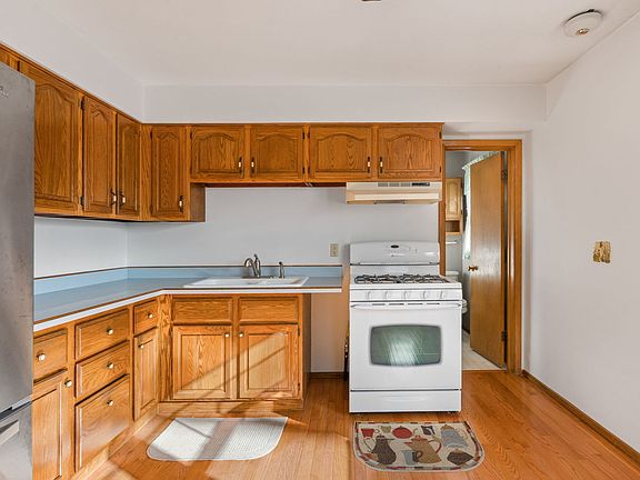 5th image of 2827 W 13th St