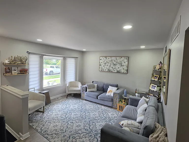 6115 Drexel St — Photo 2