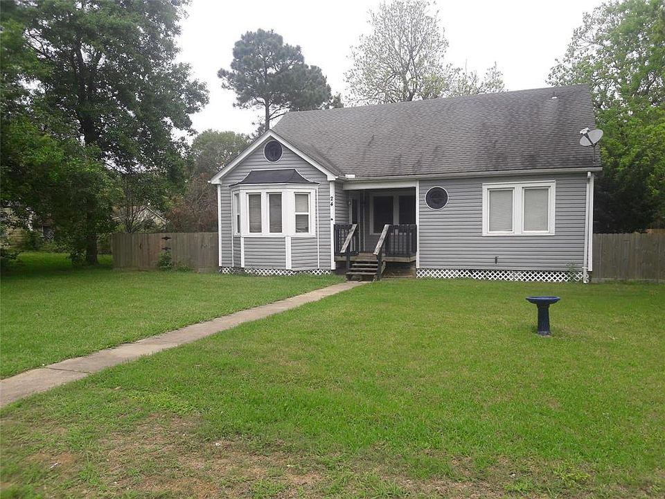 1st image of 24 10th Ave N