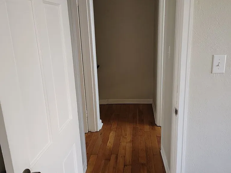 1324 Huffman Ave — Photo 9