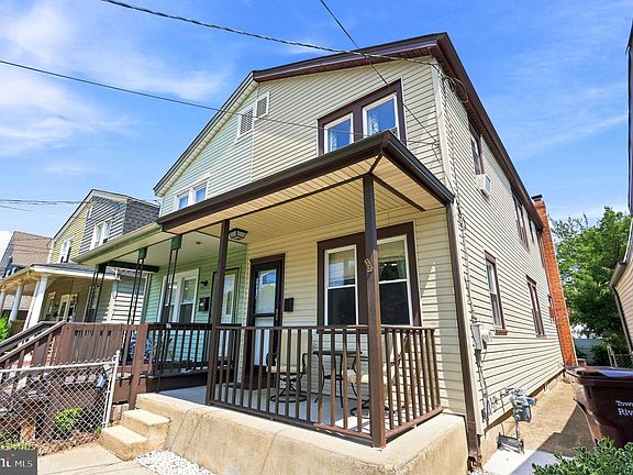 2nd image of 219 Taylor St