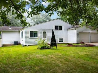 55216 Holmes Rd, South Bend, IN 46628