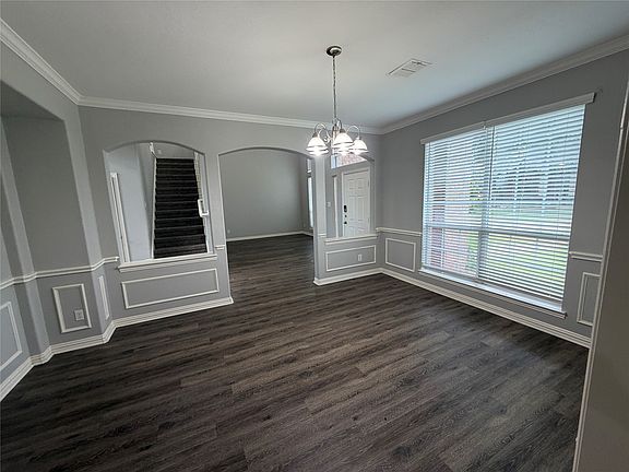 4th image of 1055 Heathrow Dr