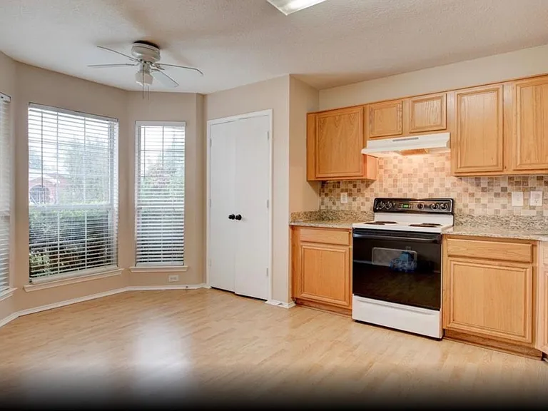 10221 Tustin Ter — Photo 12