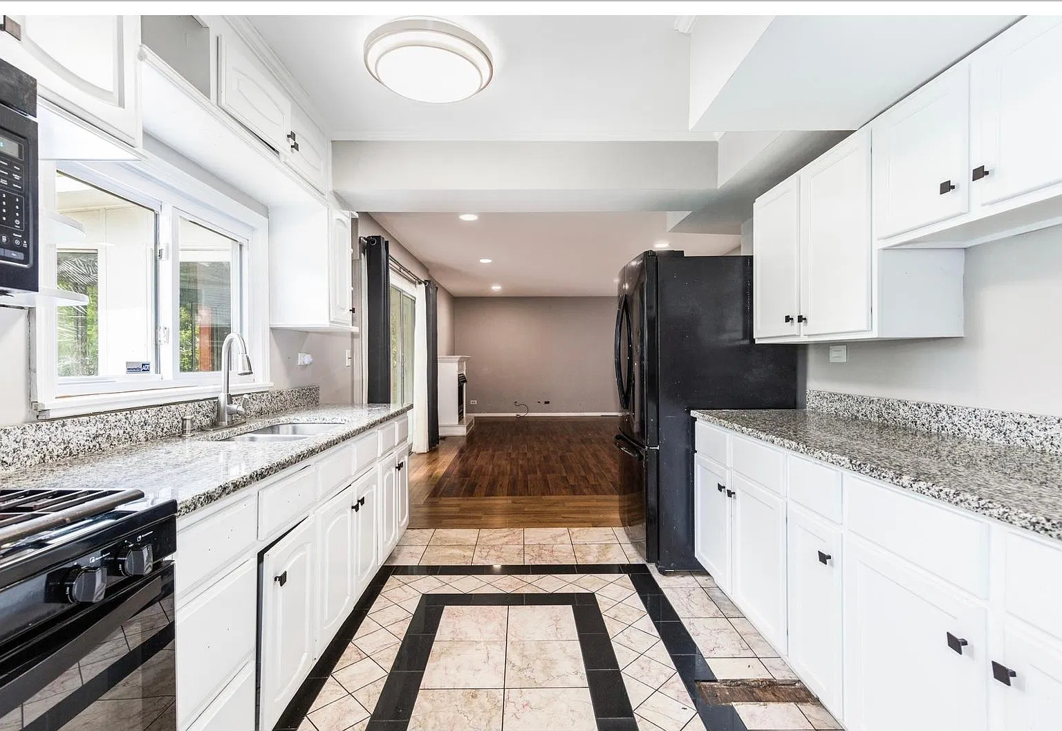 4 bed, 1776 sqft, $3,050 — Photo 3