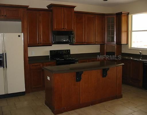 4th image of 384 Sweetwater Springs St