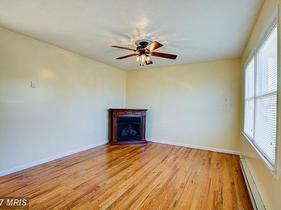 4th image of 100 Lakeridge Dr