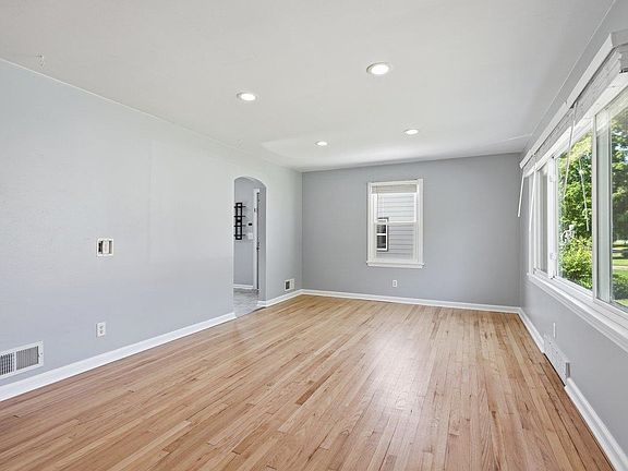 4th image of 4714 Rothman Pl