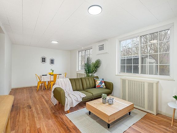 3rd image of 12 Ashby St