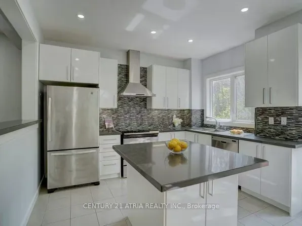 43 Gamble Glen Cres, Richmond Hill, ON L4S 2T3