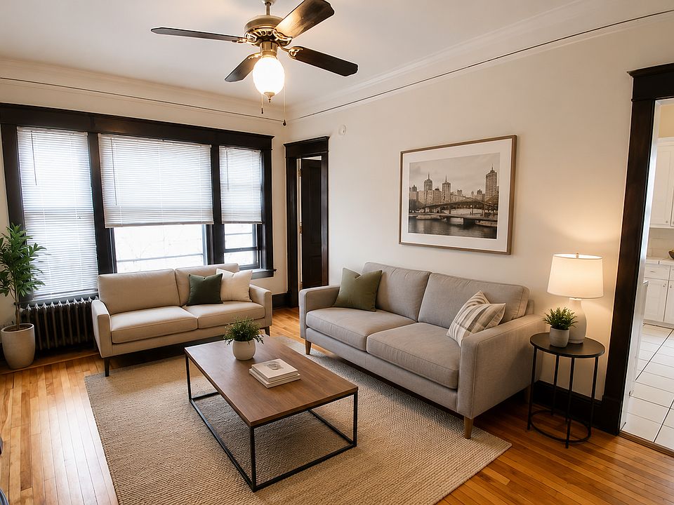 1st image of 1941 Aldrich Ave S #11