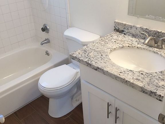 2nd image of 2422 F St APT 02