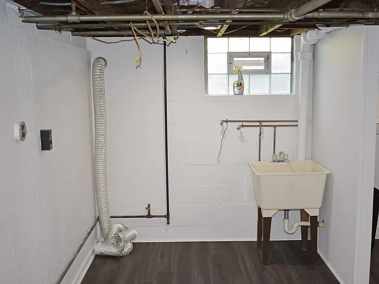 905 Burchfield Rd — Photo 30