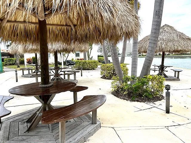7700 Sun Island Dr S #105 — Photo 27