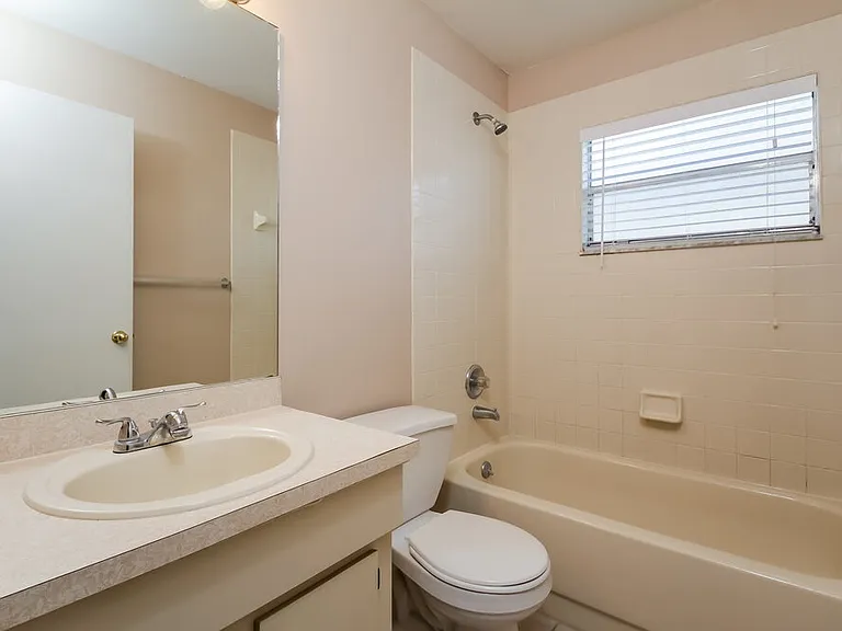 12906 Longcrest Dr — Photo 8