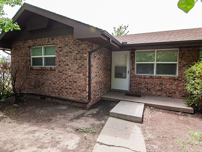 5112 E New Jersey Dr — Photo 1
