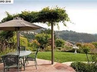 7082 Westmoorland Dr, Berkeley, CA