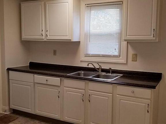 5th image of 222 Pleasant Ave