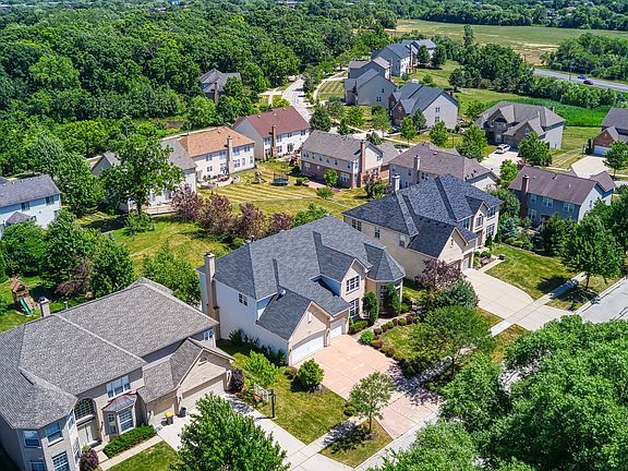 4th image of 421 Elderberry Ln