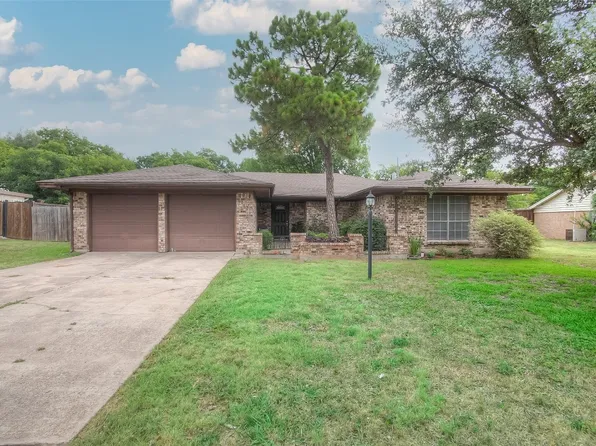 5917 Rayburn Dr, Fort Worth, TX 76133