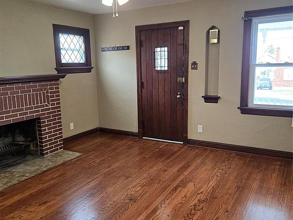 4th image of 9337 Mackenzie Rd