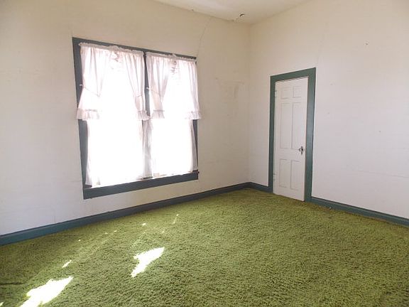 4th image of 1005 Avenue D