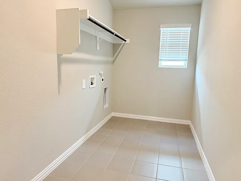 2215 Gustavus Dr — Photo 14