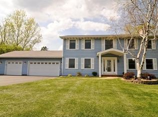 404 Lauder Ln, Inverness, IL 60067